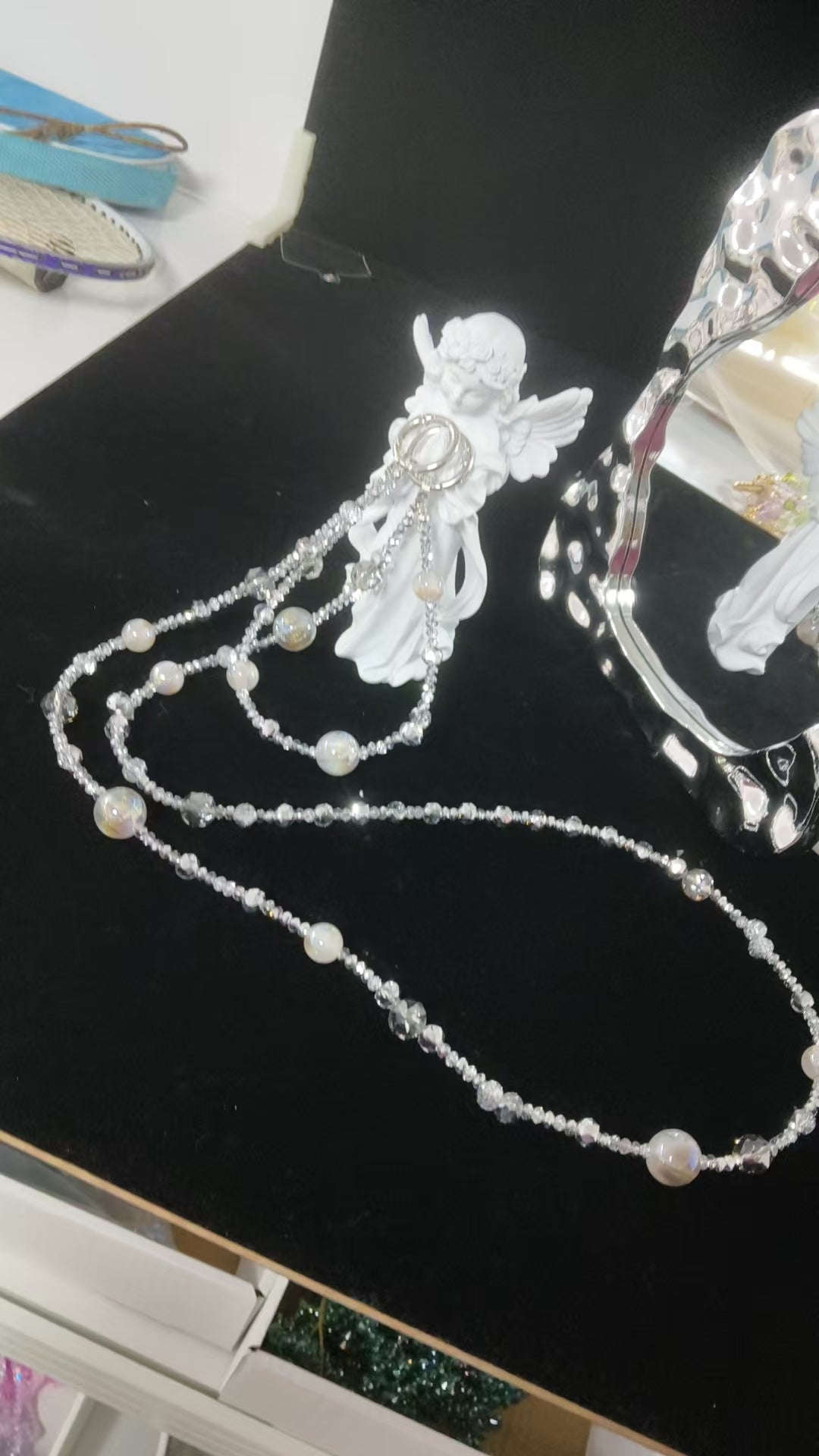 【B2-選べる】職人手作り ロングストラップ ブランドビーズ使用